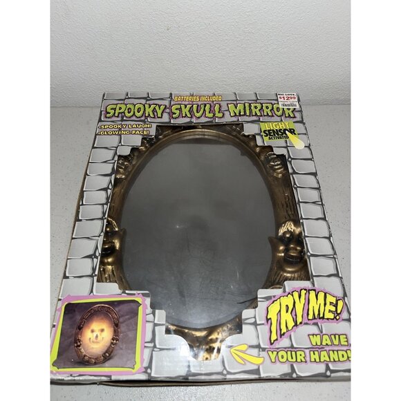 Vintage GAF Corp SPOOKY 3D Laughing SKULL 12½" Wall MIRROR Halloween Decor - Picture 9 of 15